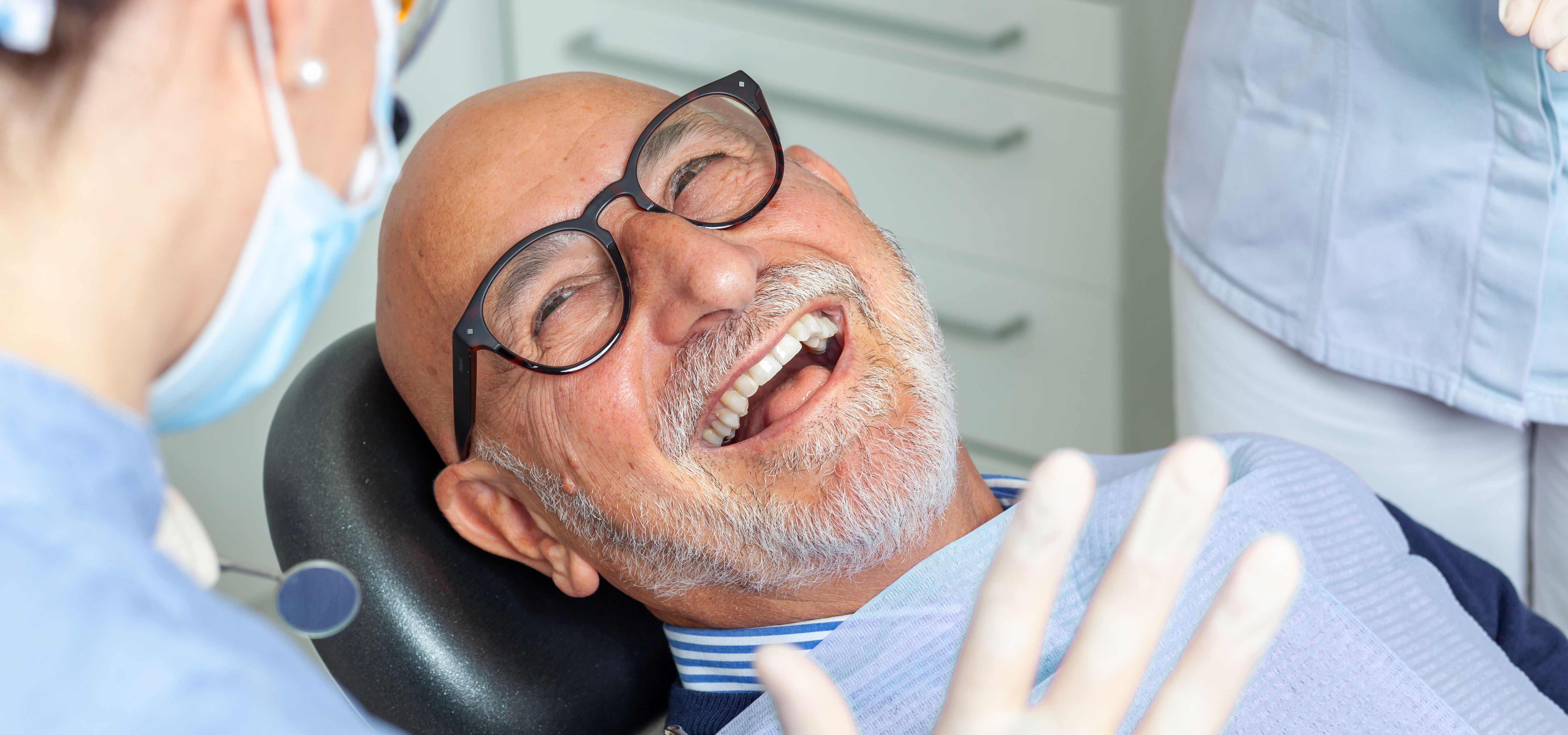 Zahnersatz: Kronen, Brücken und Veneers - Zahnersatzlösungen